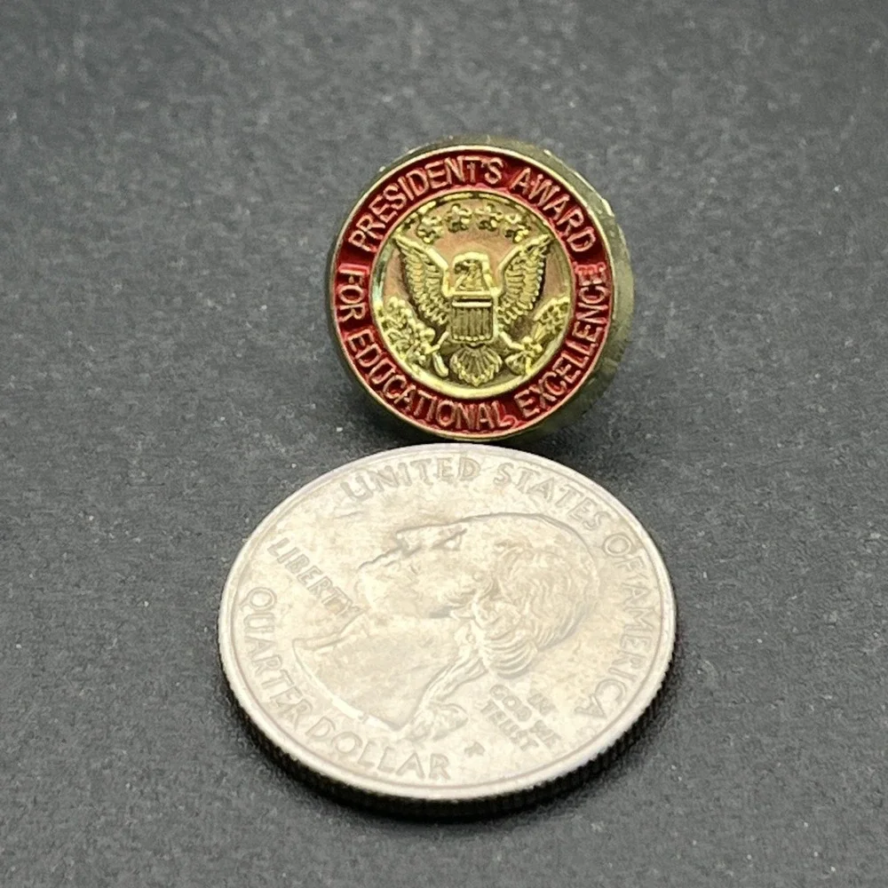 President's Award For Educational‎ Excellence Lapel Hat Pin